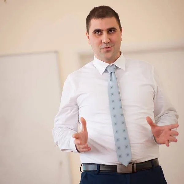 Светослав Иванов